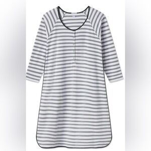 Lake maternity nightgown. Size S, EUC.